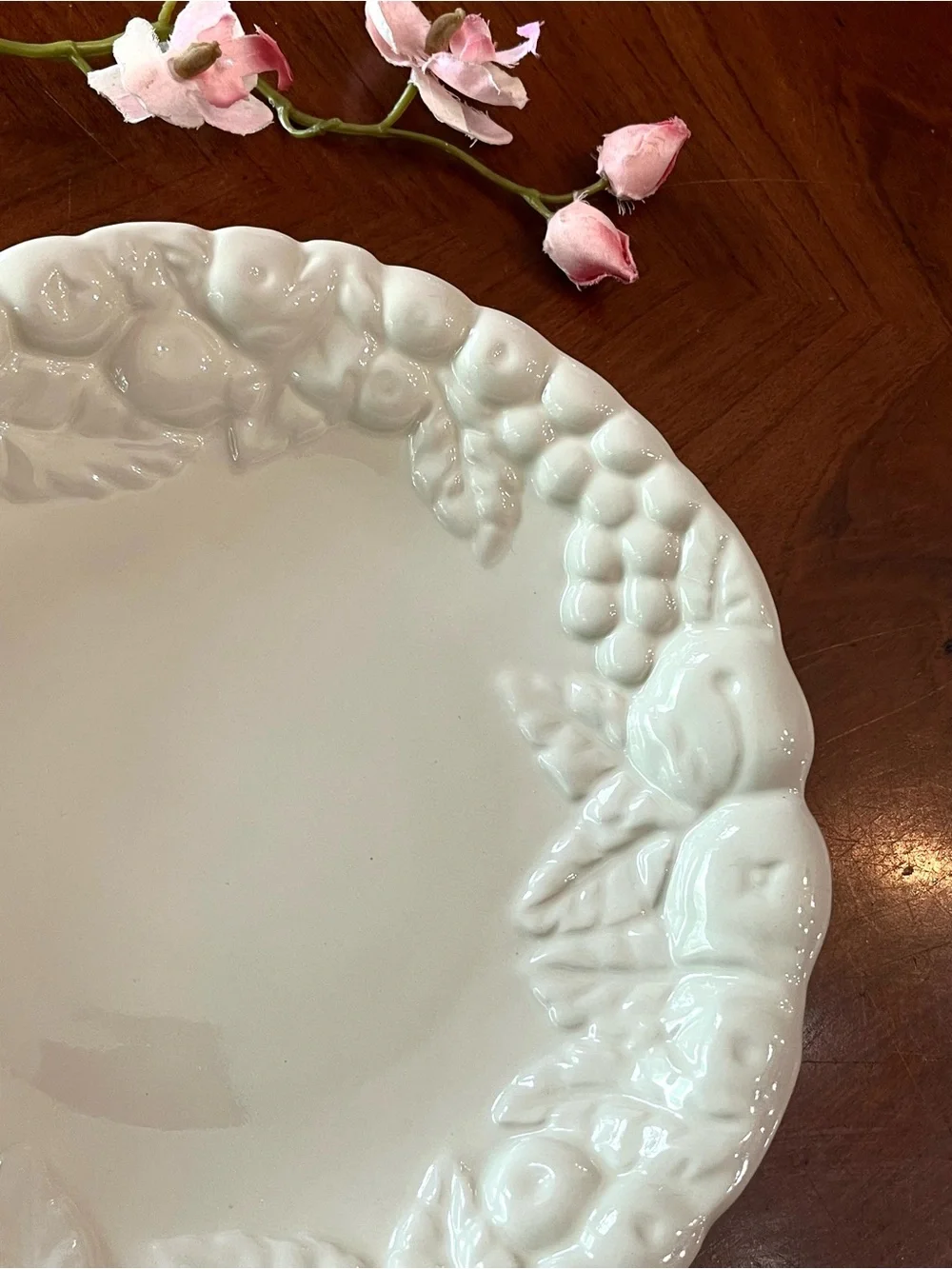 VTG Claire Burke Pottery Raised Fruit Design Ivory Serving Bowl Platter 10.5
